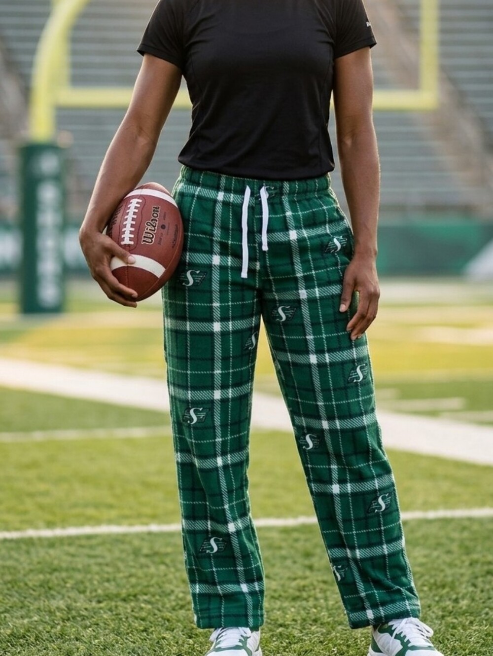 CFL Saskatchewan Plush Cozy Pockets Size Small W 17-20" R 12.5" I 32.5"